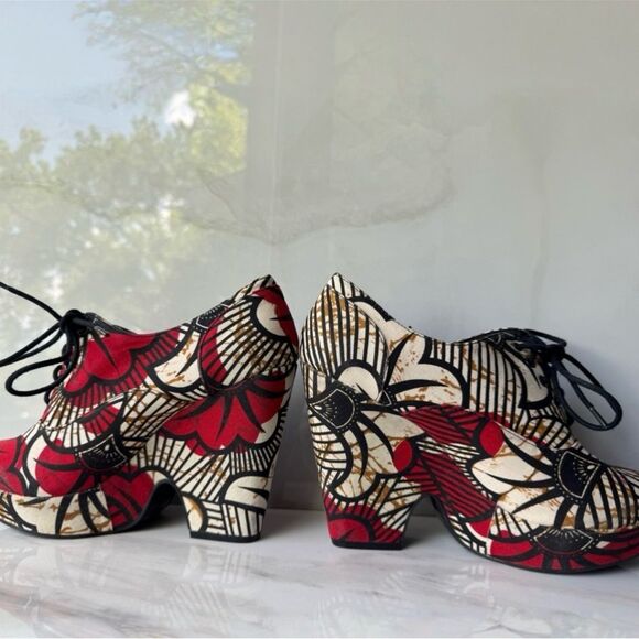 NWT Urban Outfitters Abstract Floral Motif Block Geo Heel | Women's 9 - Picture 14 of 15